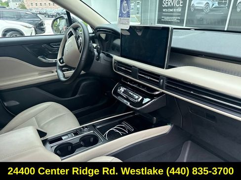 Used 2025 Lincoln Corsair AWD w/ Equipment Group 101A image 8