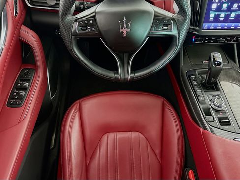 Used 2023 Maserati Levante Modena image 21