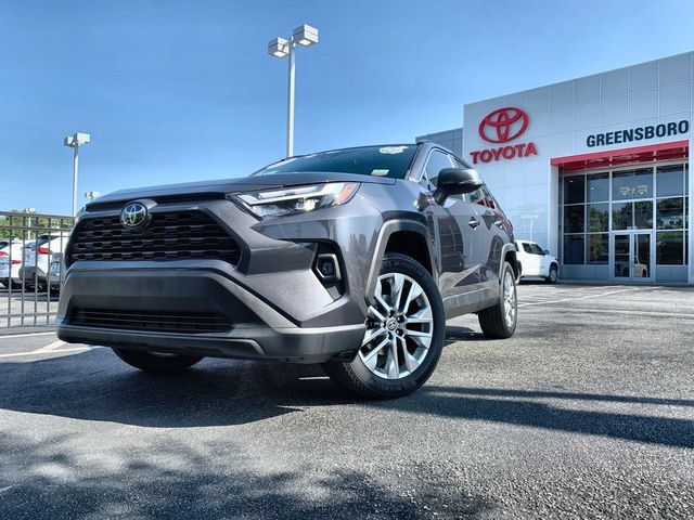 Used 2023 Toyota RAV4 XLE Premium AWD/4WD image 4