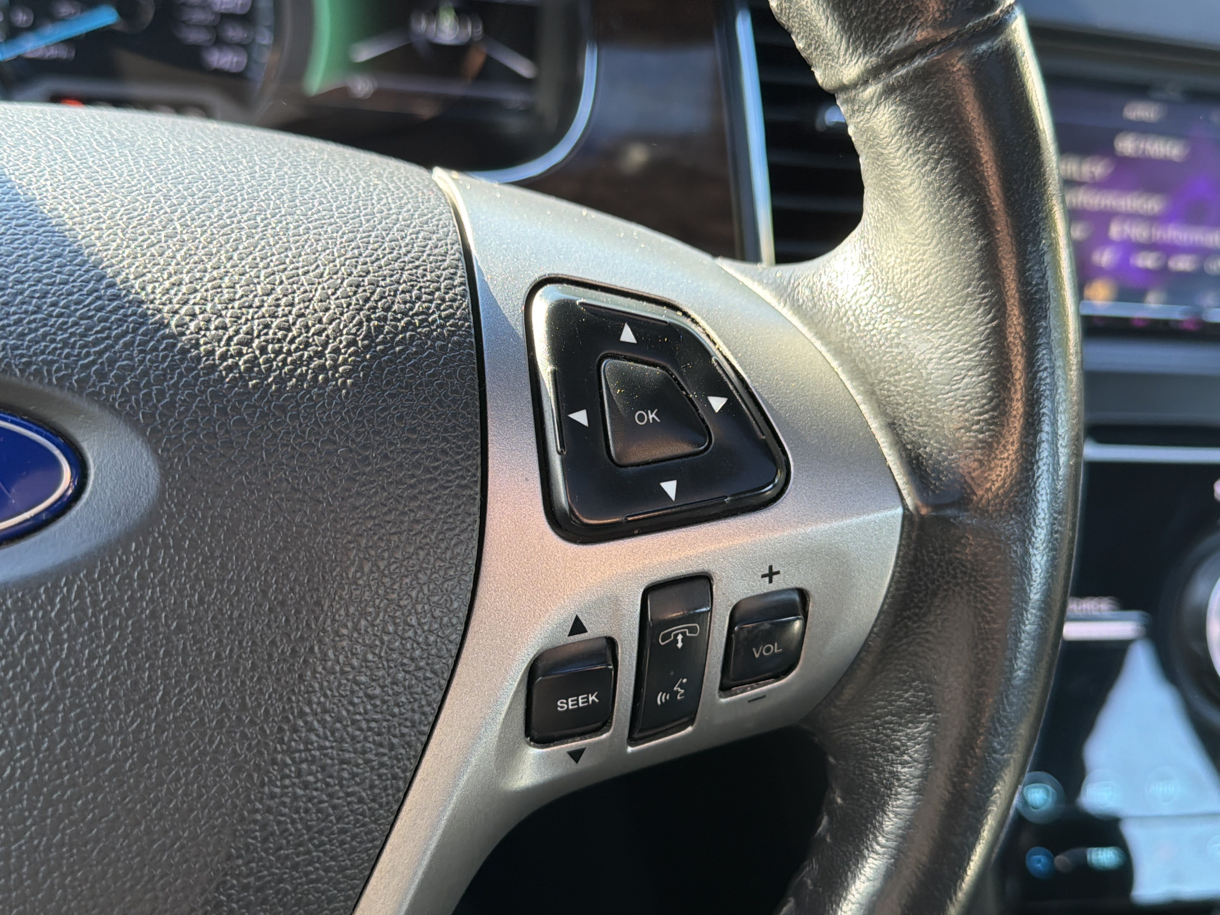 Used 2015 Ford Taurus Limited w/ Equipment Group 301A FWD image 16