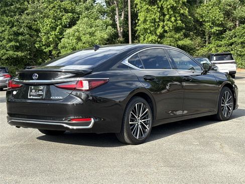 Used 2022 Lexus ES 300h w/ Premium Package FWD image 31