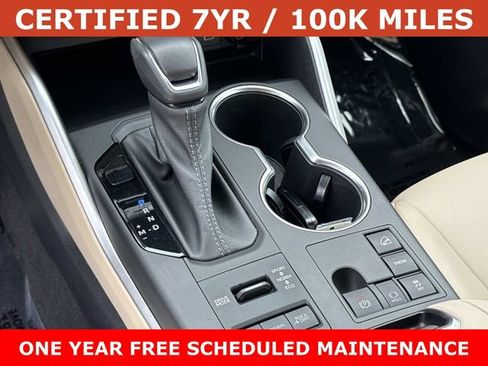 Used 2023 Toyota Highlander XLE AWD/4WD image 23