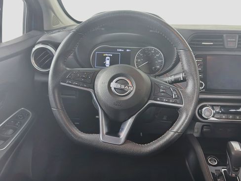 Used 2025 Nissan Versa SR FWD image 18
