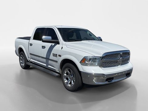 Used 2016 RAM 1500 Laramie w/ Convenience Group AWD/4WD image 9