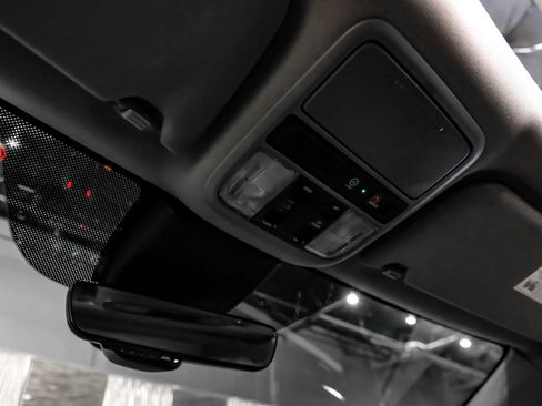 Used 2023 Honda Odyssey Touring image 33