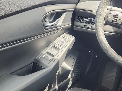 Used 2024 Honda Accord EX image 12