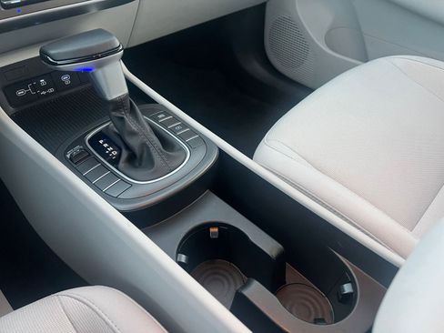 Used 2025 Hyundai Kona SEL image 41