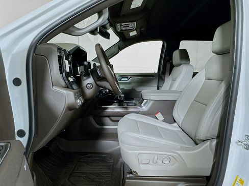 New 2026 GMC Sierra 1500 SLT image 12