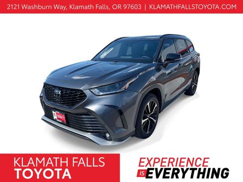 Used 2021 Toyota Highlander XSE AWD/4WD image 1