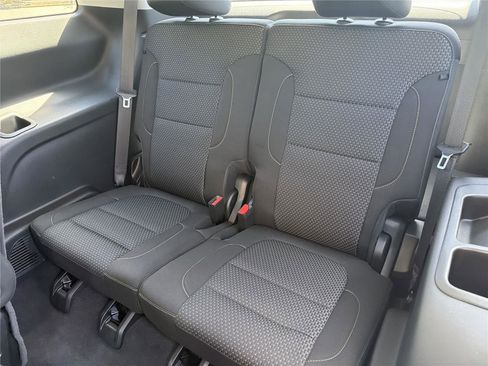 Used 2023 GMC Acadia SLE w/ Driver Convenience Package FWD image 23