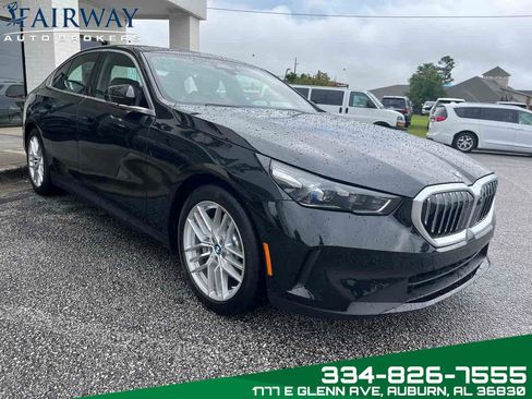 Used 2024 BMW 530i w/ Premium Package image 4