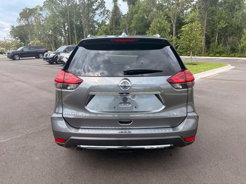 Used 2017 Nissan Rogue SL w/ SL Premium Package FWD image 9