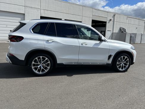 Used 2026 BMW X5 xDrive40i w/ Premium Package AWD/4WD image 6