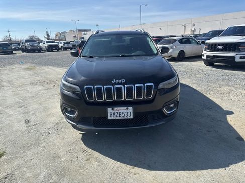 Used 2019 Jeep Cherokee Limited image 2