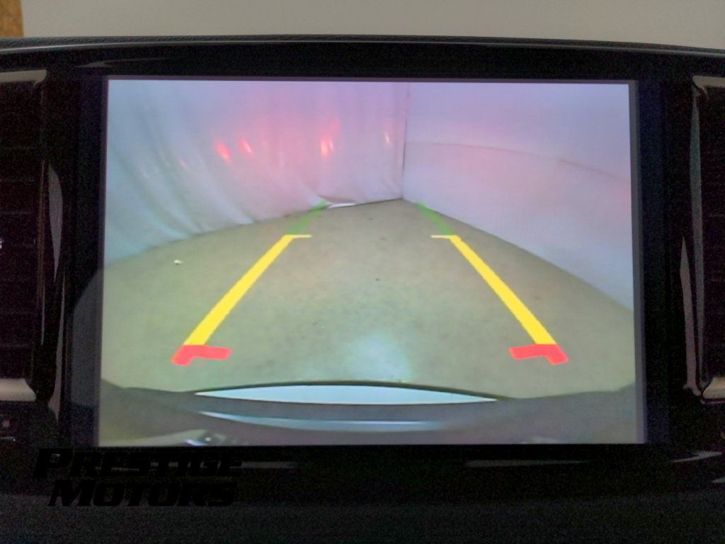 Used 2023 Chrysler Pacifica Touring-L FWD image 18