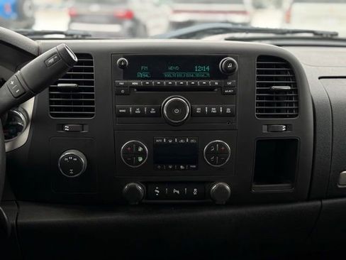 Used 2014 Chevrolet Silverado 2500 LT w/ Custom Sport Truck Package image 20