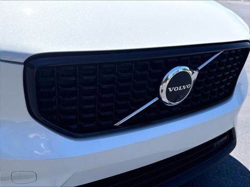 Used 2026 Volvo XC40 B4 Plus w/ Climate Package FWD image 33
