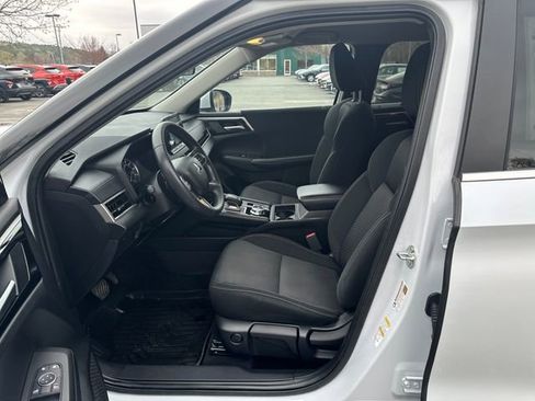 Used 2024 Mitsubishi Outlander ES AWD/4WD image 9