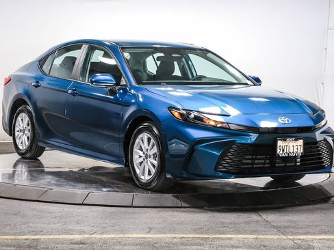 Used 2026 Toyota Camry LE FWD image 5