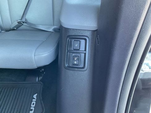 Used 2018 Toyota Sequoia Platinum image 43