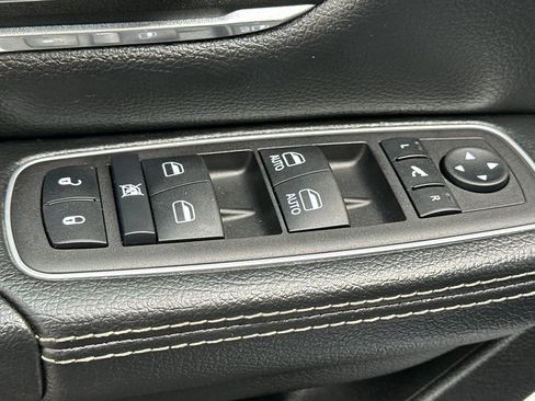 Used 2023 RAM 1500 Laramie image 12