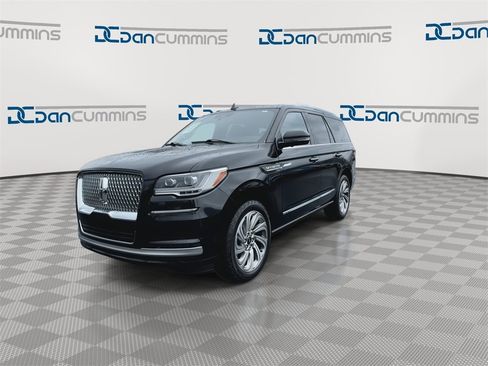 Used 2023 Lincoln Navigator Reserve image 4
