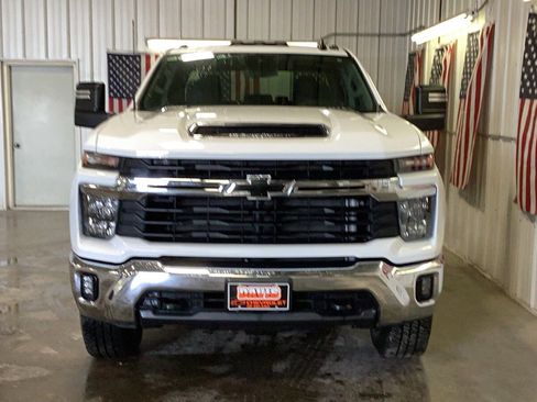 Used 2025 Chevrolet Silverado 3500 LT w/ Convenience Package image 17