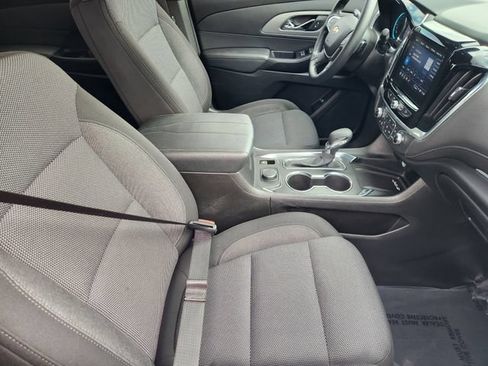 Used 2023 Chevrolet Traverse LT FWD image 19