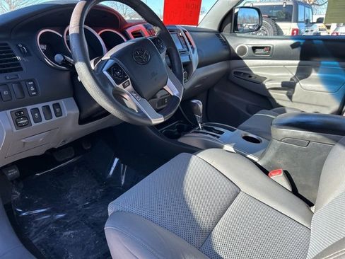 Used 2014 Toyota Tacoma 4x4 Access Cab V6 image 16