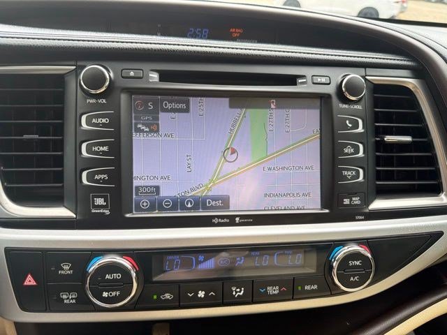 Used 2015 Toyota Highlander Limited AWD/4WD image 33