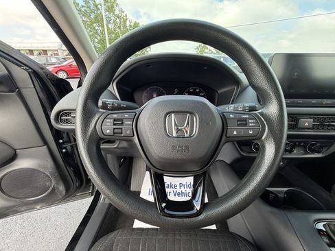 Used 2023 Honda HR-V LX image 31