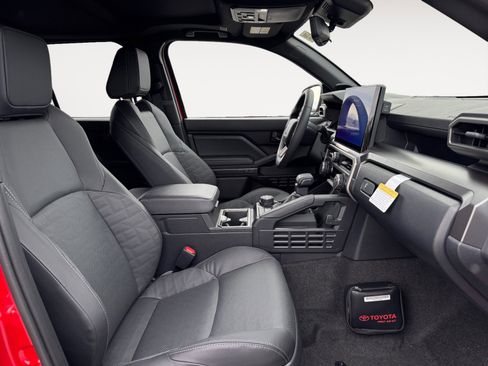 New 2025 Toyota 4Runner TRD Off-Road Premium image 17