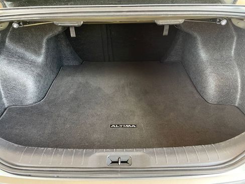Used 2025 Nissan Altima 2.5 SV FWD image 31