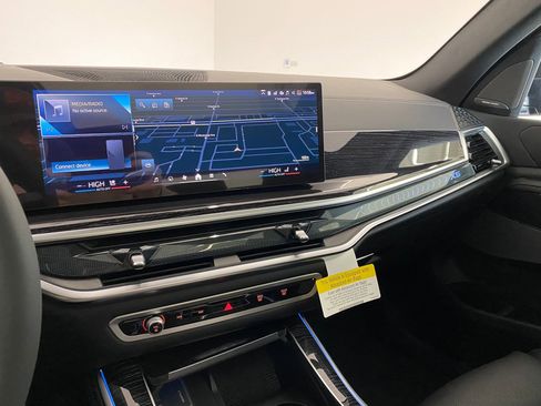 New 2026 BMW X5 xDrive50e w/ M Sport Package image 25