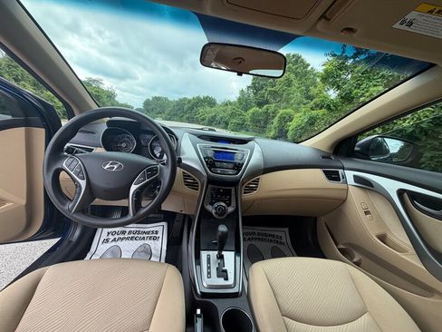 Used 2013 Hyundai Elantra GLS w/ Preferred Pkg FWD image 10