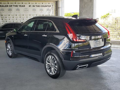 Used 2025 Cadillac XT4 Premium Luxury FWD image 3