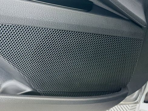 Used 2025 Toyota Camry SE image 19