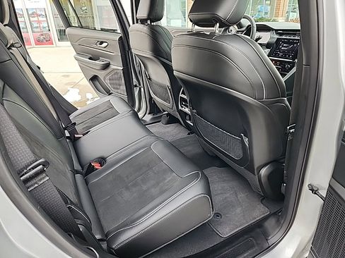 Certified 2024 Jeep Grand Cherokee Altitude image 30