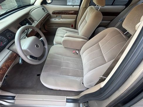 Used 2005 Mercury Grand Marquis GS RWD image 16