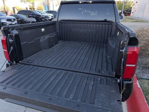 Used 2025 Toyota Tacoma SR5 image 29