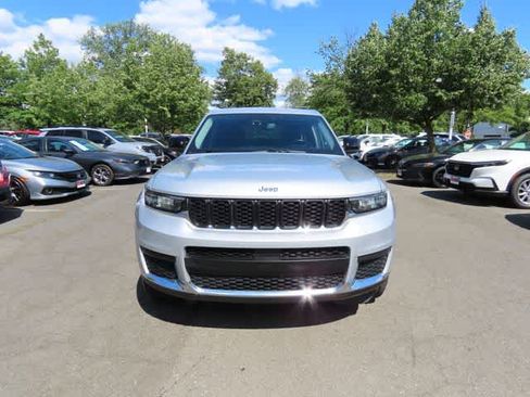 Used 2022 Jeep Grand Cherokee L Laredo w/ Luxury Tech Group I AWD/4WD image 6