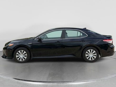 Used 2020 Toyota Camry LE FWD image 7