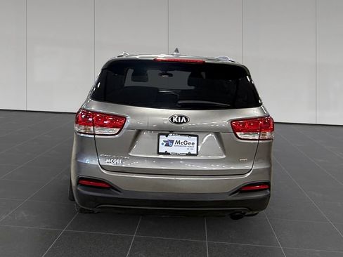 Used 2018 Kia Sorento AWD image 4