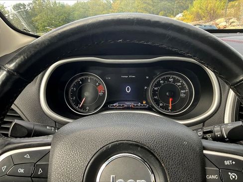 Used 2017 Jeep Cherokee Trailhawk w/ Comfort/Convenience Group image 19