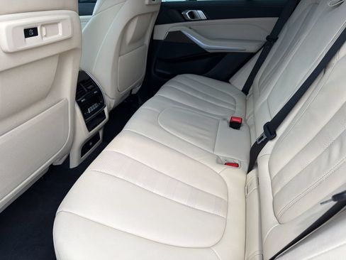 Used 2022 BMW X5 xDrive45e w/ M Sport Package AWD/4WD image 22