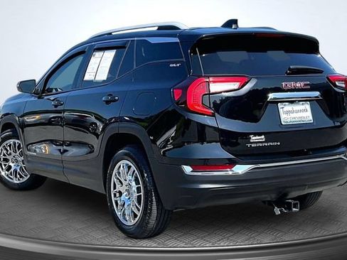 Used 2024 GMC Terrain SLT FWD image 4