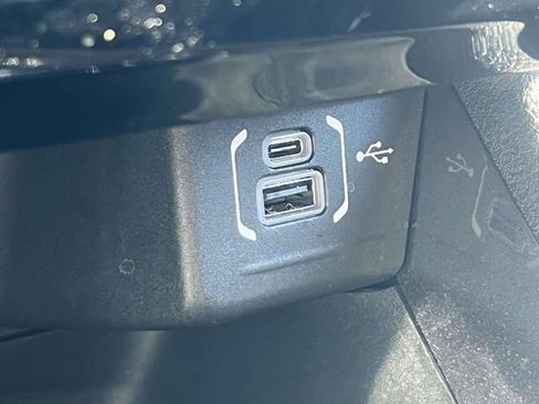 Certified 2024 Jeep Compass Latitude image 29