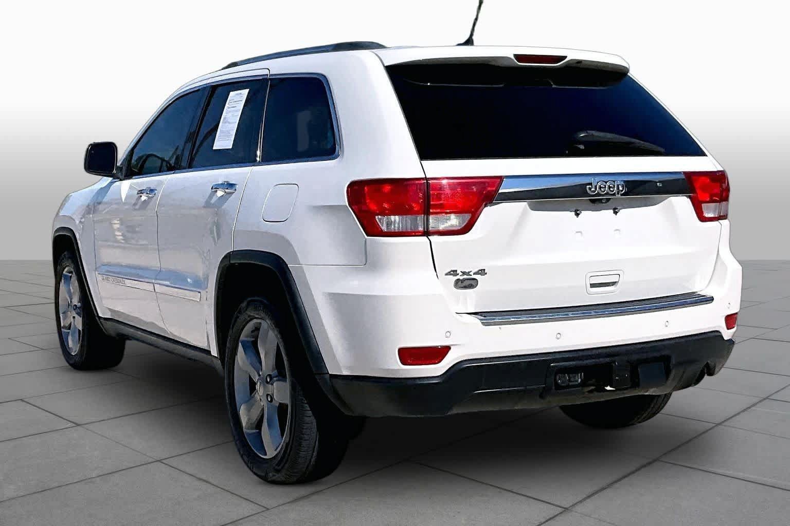 Used 2012 Jeep Grand Cherokee Overland AWD/4WD image 11
