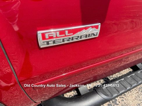 Used 2018 GMC Sierra 1500 SLT AWD/4WD image 10