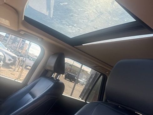 Used 2022 Ford Expedition Max XLT image 6